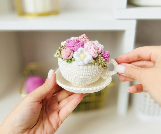 花付きあみぐるみ 花びら人形 - PDF あみぐるみかぎ針編みパターン (フランス語と英語の