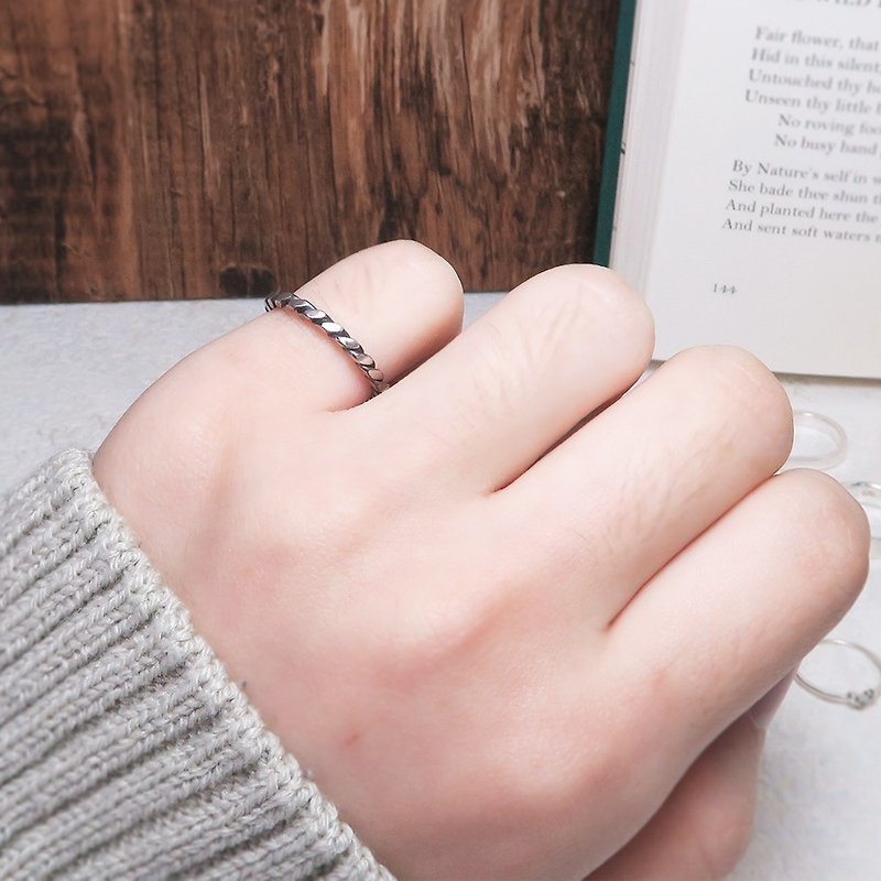 Meticulous version square lattice twist ring retro black handmade sterling silver ring tail ring - General Rings - Silver Black