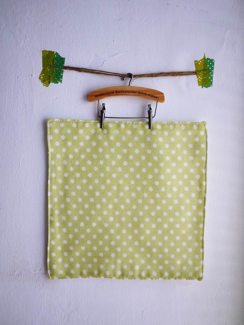 Limited edition section = Japanese double yarn handkerchief = dot = yellow green - ผ้าเช็ดหน้า - ผ้าฝ้าย/ผ้าลินิน สีเขียว