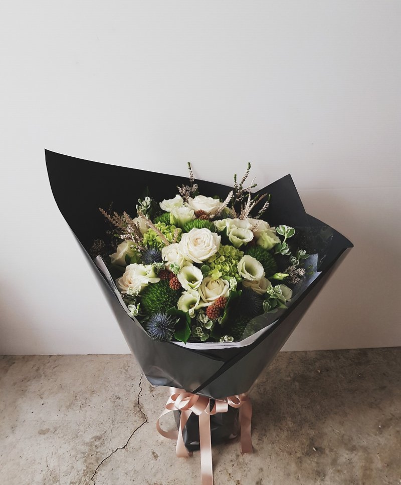 Flowers│White & Green│Beautiful Flower Bouquet│Taipei Pickup / Delivery Only - ตกแต่งต้นไม้ - พืช/ดอกไม้ หลากหลายสี