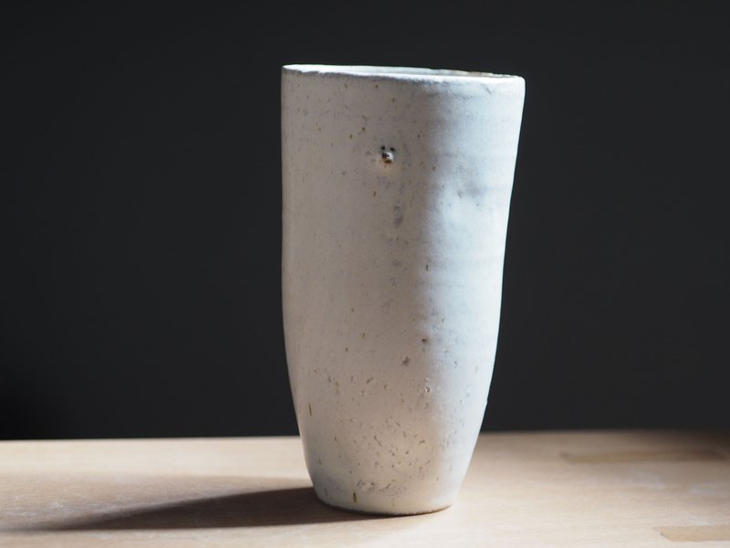 Small Face Series-Fog White Vase - เซรามิก - ดินเผา ขาว