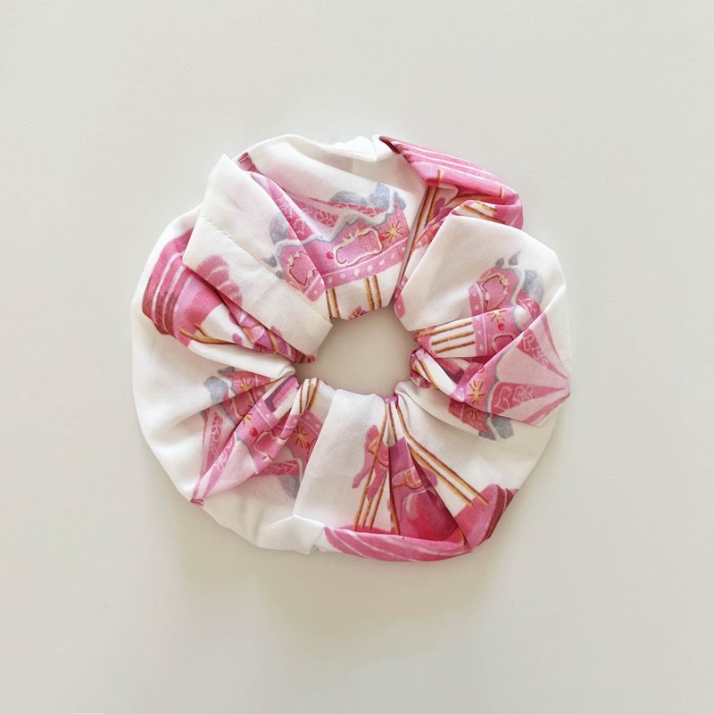 merry-go-round scrunchie (L size) - เครื่องประดับผม - ผ้าฝ้าย/ผ้าลินิน สึชมพู