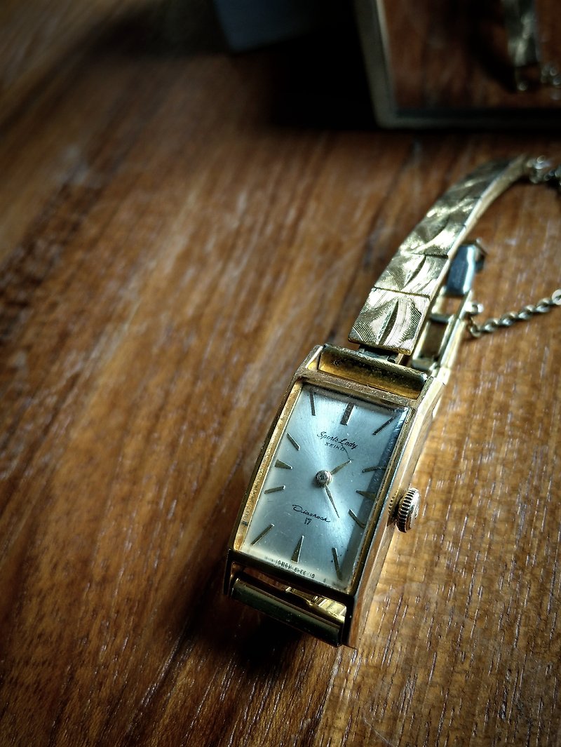 Seiko women's hand on the chain antique watch vintage watch elegant birthday gift - นาฬิกาผู้หญิง - โลหะ สีทอง