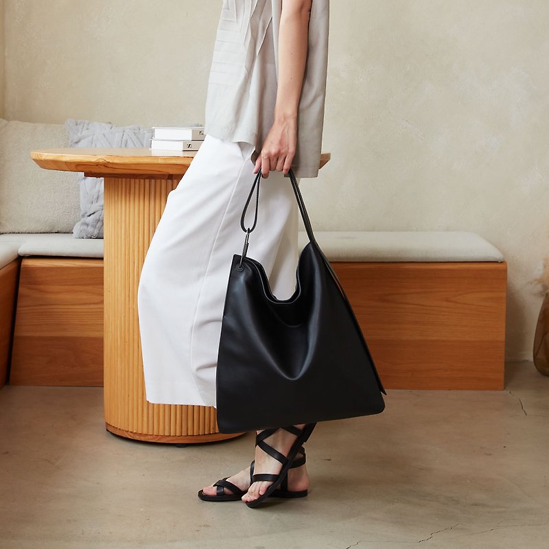 Isosceles Triangle Hobo Bag_Italian Nappa Leather/shoulder bag/handbag - Messenger Bags & Sling Bags - Genuine Leather Black