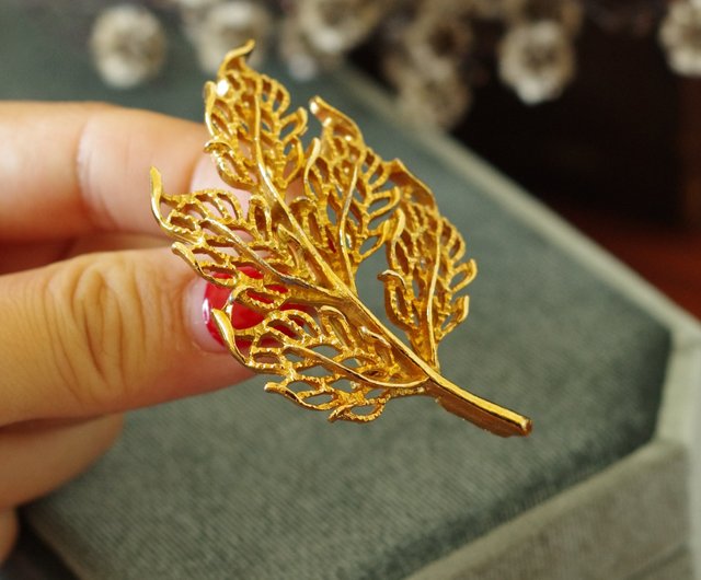 Hollow Leaves Pin Brooches for women