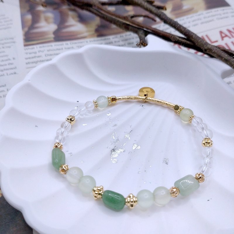 [Lucao] Dongling jade grape Stone white crystal | crystal bracelet - สร้อยข้อมือ - คริสตัล สีเขียว