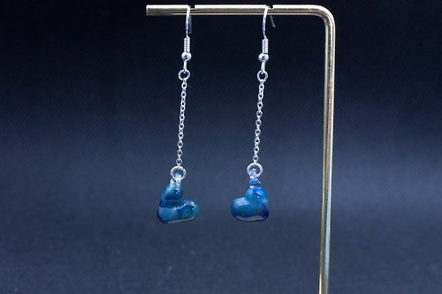 Glass Heart Workshop 玻璃·心 心型耳環(海藍)