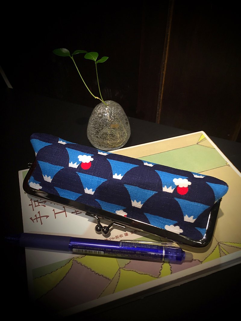 Fujiyamaguchi gold bag glasses pencil case Japan Mount Fuji pencil case - Pencil Cases - Cotton & Hemp Blue