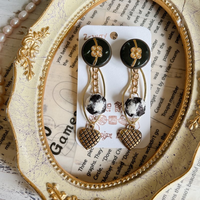 wow Handmade-Clover/Black 2way Button Earrings - ต่างหู - วัสดุอื่นๆ 