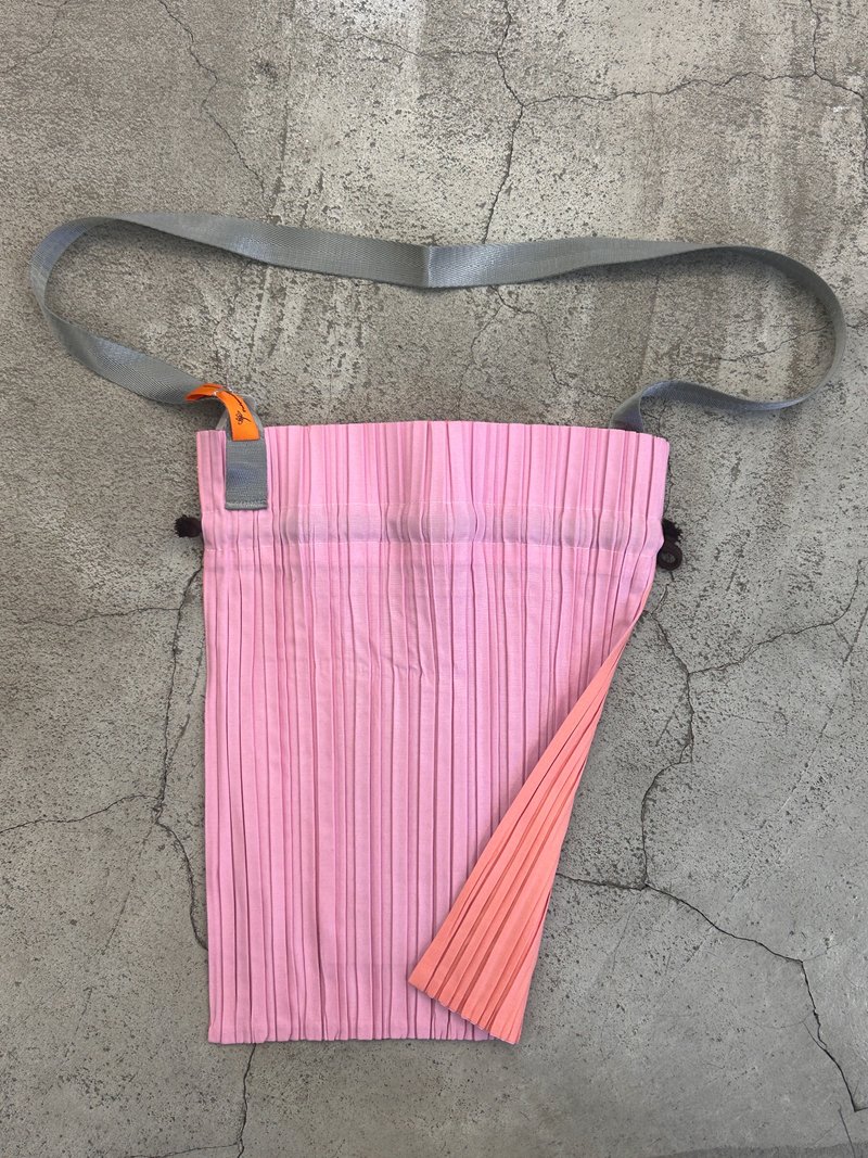 摺學 (哲學) 萬用/外出/環保 台灣手工包袋(限定義大利布料版) - 側背包/斜背包 - 其他材質 