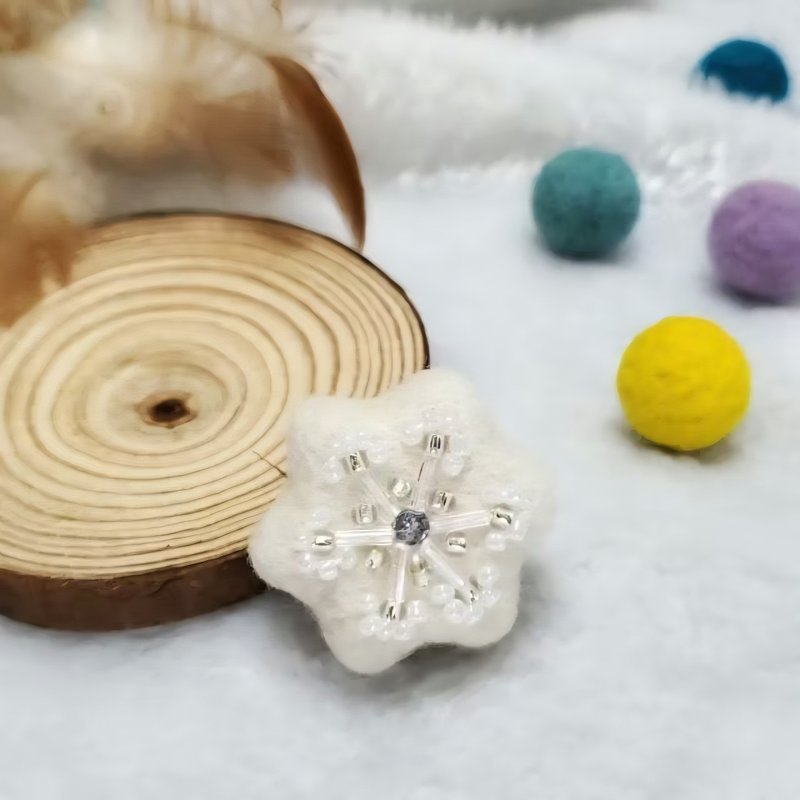 Swarovski Snowflake Felt Brooch - Brooches - Wool White
