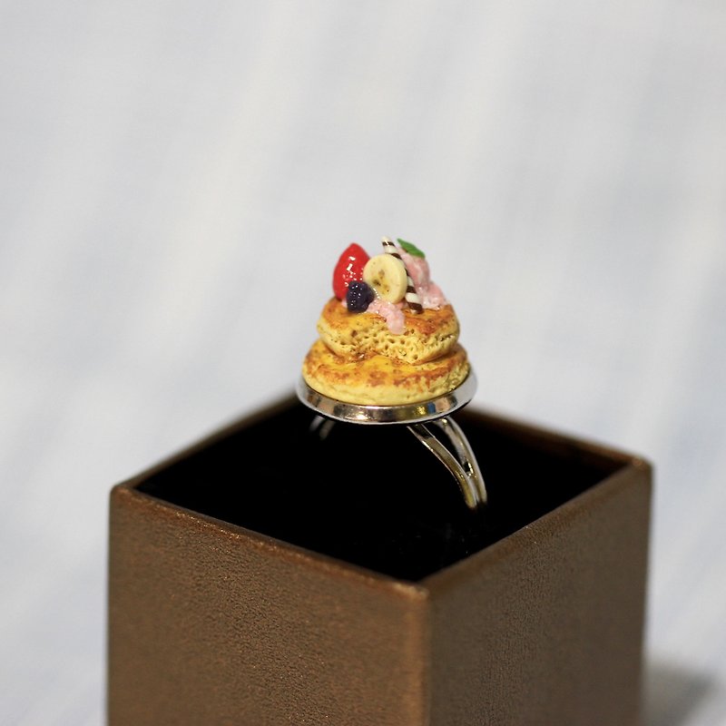 Strawberry ice cream pancake Ring - แหวนทั่วไป - ดินเหนียว สีส้ม
