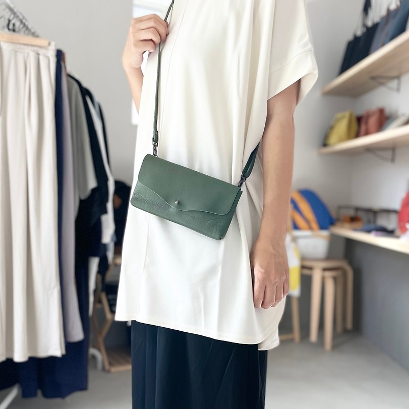 [Resale in 2023] Simple Wallet Shoulder with Cow Shrink Leather and Cow Floor Velor [Forest Green] - กระเป๋าสตางค์ - หนังแท้ สีเขียว