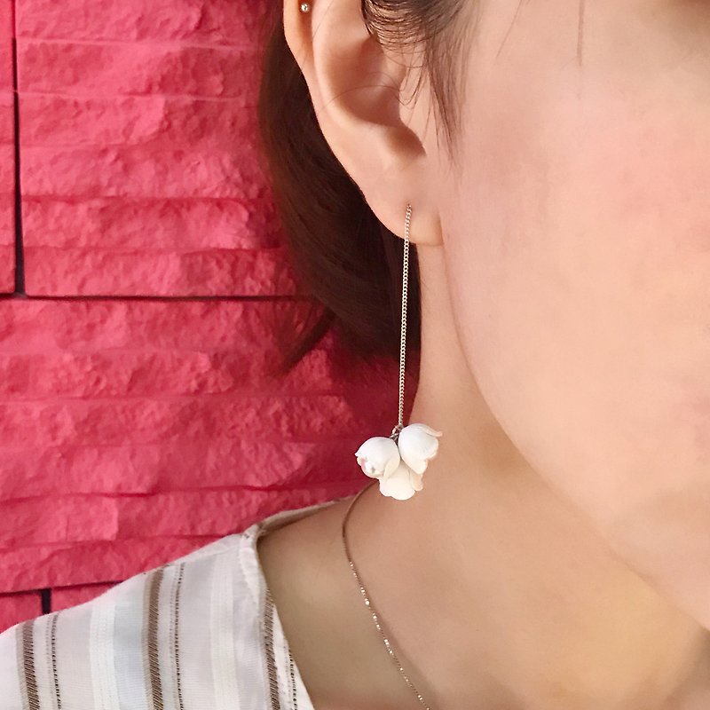 Leather Lily of the valley Earrings - ต่างหู - หนังแท้ ขาว