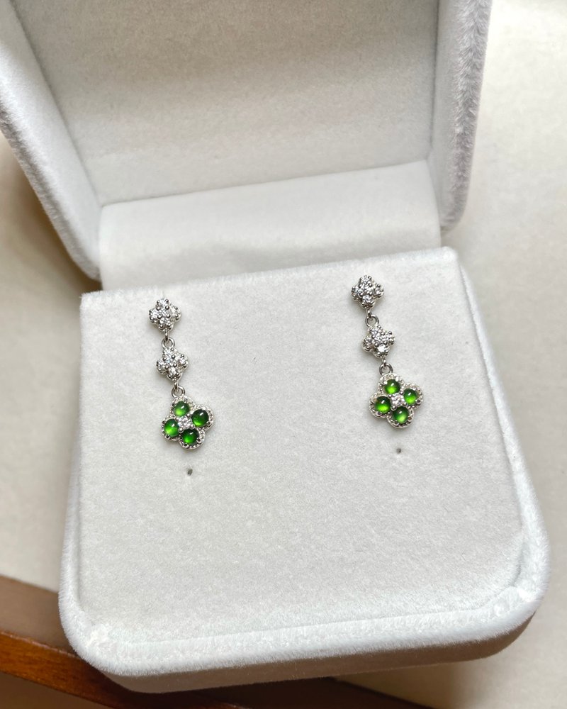 Ice green clover emerald earrings s925 sterling silver plated with 18k gold - ต่างหู - หยก สีเขียว