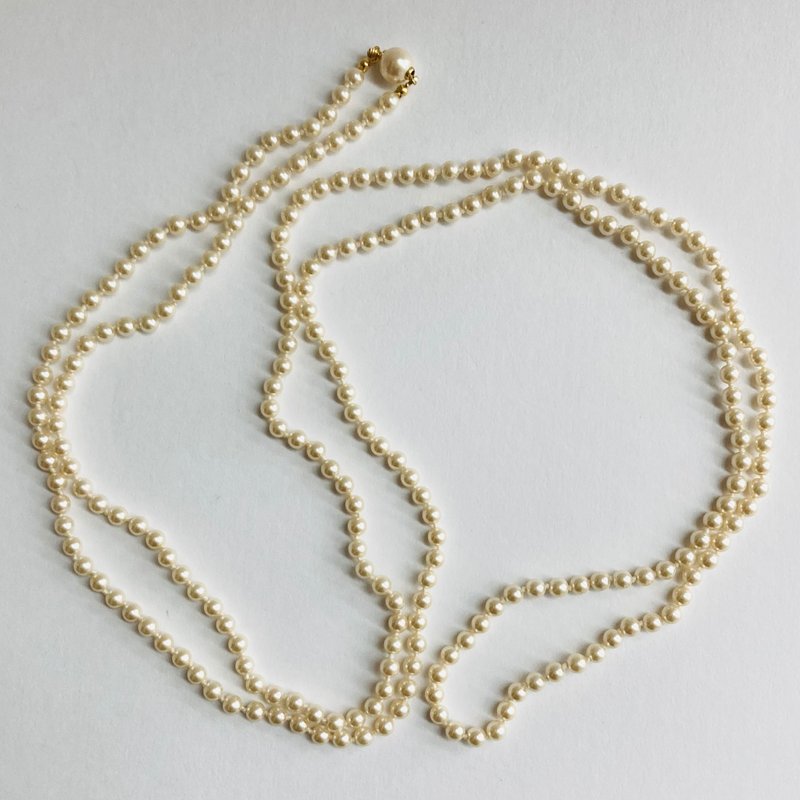 Glass baby pearl 3way all knot long necklace B/4mm approx. 123cm/cream/made in Japan - Necklaces - Glass White