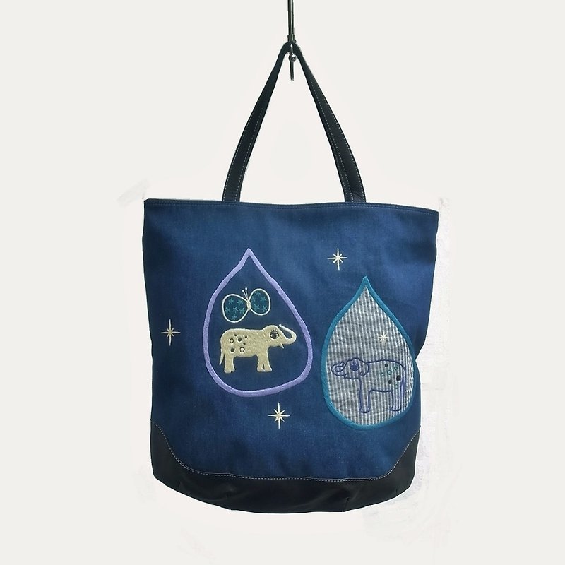 Two Elephant embroidery-Square Tote Bag - กระเป๋าแมสเซนเจอร์ - ผ้าฝ้าย/ผ้าลินิน สีน้ำเงิน