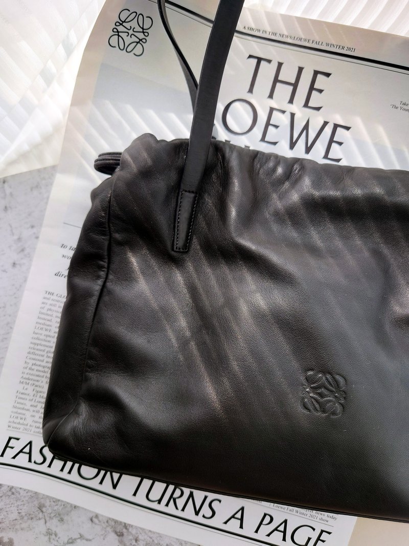 中古包 Loewe 納帕軟羊皮 托特包單肩包側揹包束繩包束繩袋通勤包 - 側背包/斜背包 - 真皮 黑色