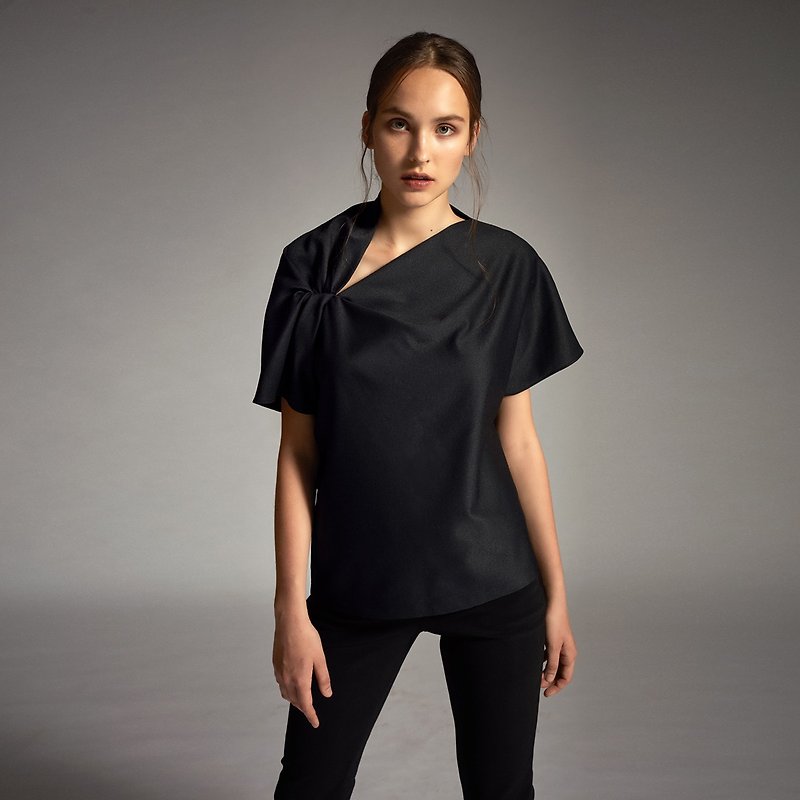 Right three-dimensional pleated top - Women's Tops - Other Materials Black