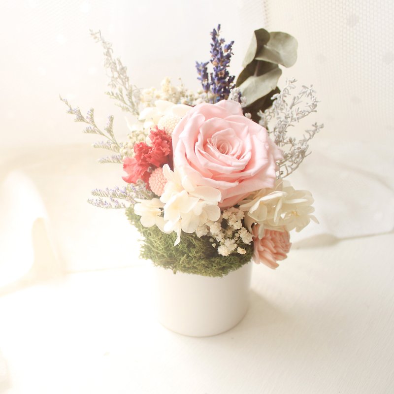 Lavender Rose Party Small Round Table Flower · Elegant Powder Everlasting Rose Flower Ceremony - ช่อดอกไม้แห้ง - พืช/ดอกไม้ 