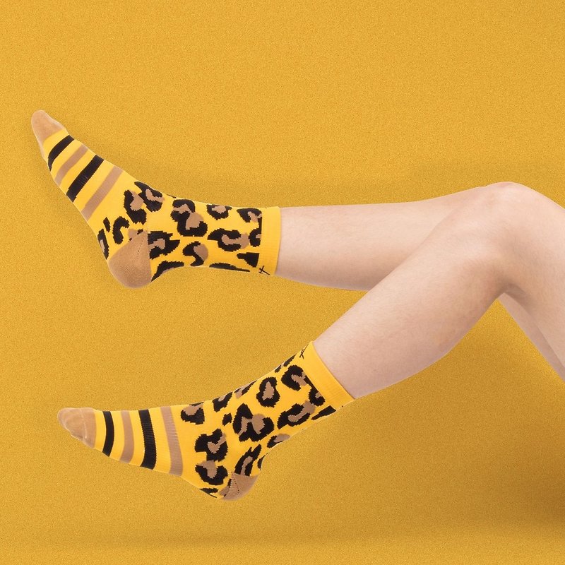 Neo-classic系列Electric Leopard中筒潮流豹紋運動襪 - 襪子 - 棉．麻 黃色