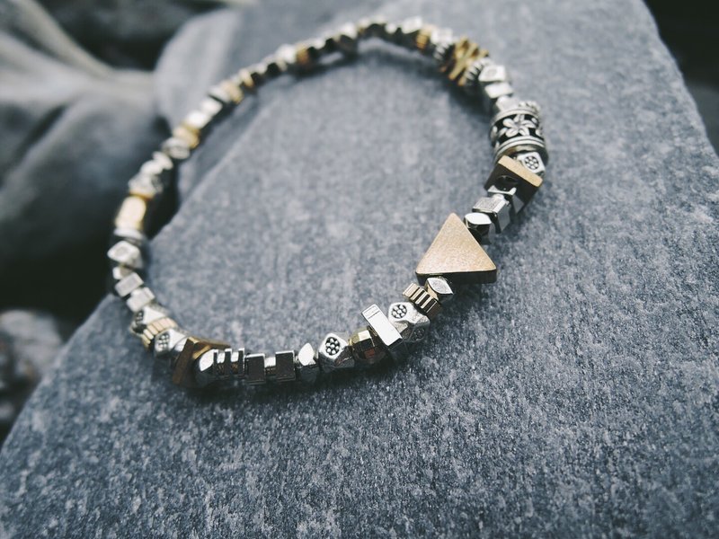 Zhu.Gold mix Silver- triangle with flowers - Bracelets - Other Metals 