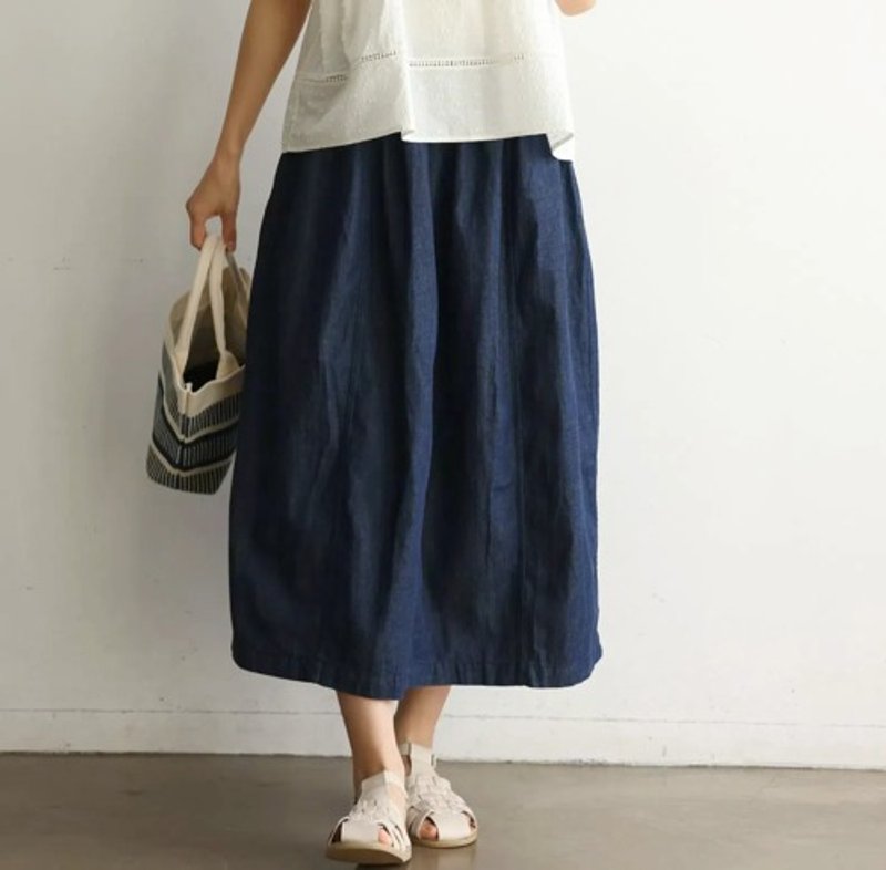 A stylish ally for all seasons Cocoon skirt Denim skirt Long skirt 240908-1 - ผ้าพันคอ - ผ้าฝ้าย/ผ้าลินิน 