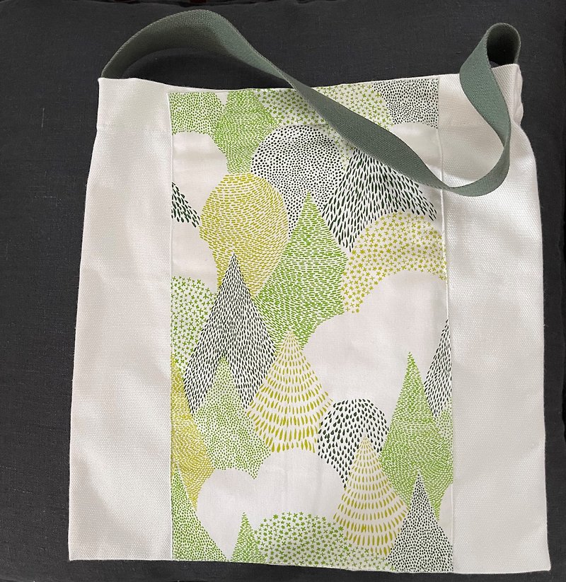 Breeze through the forest Japanese handmade serigraph canvas short shoulder bag - Messenger Bags & Sling Bags - Cotton & Hemp White