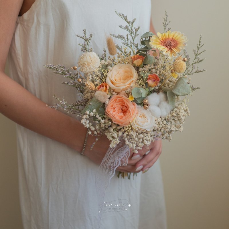 DAY OFF Eternal Flower Bouquet Wedding Bouquet Split Bundle Bouquet Dry Flower Eternal Flower Wedding Box - ช่อดอกไม้แห้ง - พืช/ดอกไม้ 