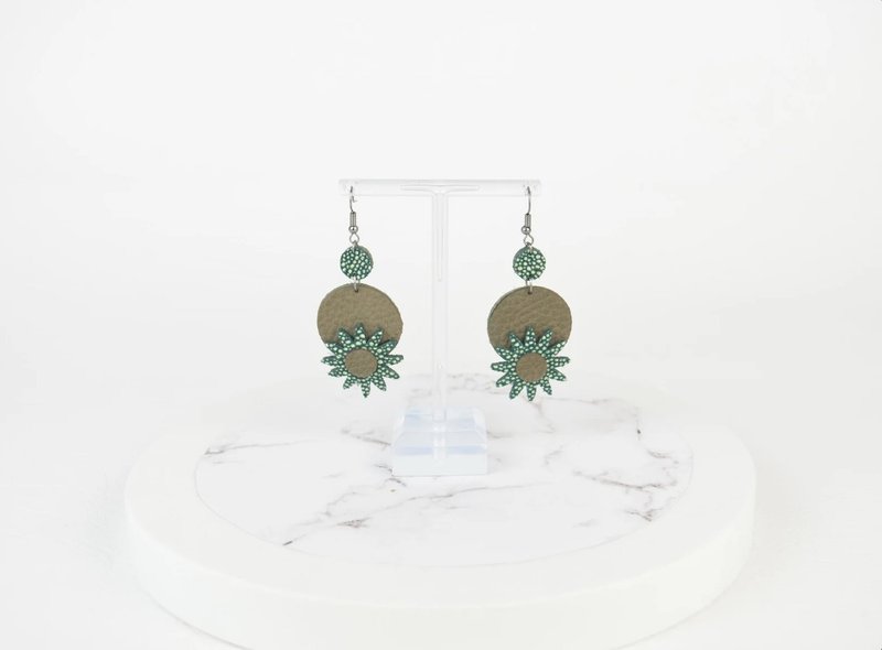 Earrings in Polka Dot Green & Textured Cute Flower Star Genuine Recycled Leather - ต่างหู - หนังแท้ สีเขียว