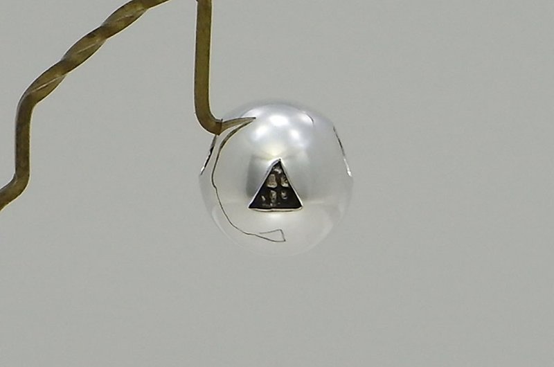 triangle anti smile S_P (s_m-P.67) only pendant top without a chain 沒有銀鍊 表情符號 - สร้อยคอ - เงินแท้ สีเงิน