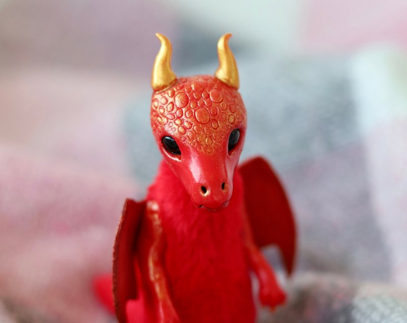 Red chineese dragon, teddy dragon, plush toy, stuffed animal, polymer clay, fur - 擺飾/家飾品 - 其他人造纖維 紅色