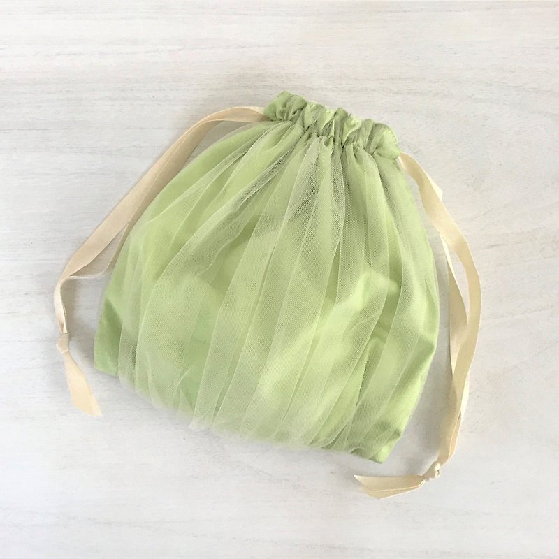 Overturn gathers purse string green - กระเป๋าเครื่องสำอาง - ผ้าฝ้าย/ผ้าลินิน สีเขียว