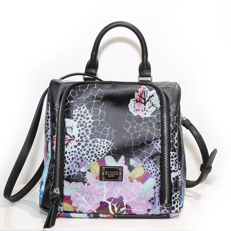 香港デザイナーブランドJW Printed Multipurpose BackpackのBLIND - ショルダーバッグ - 防水素材 