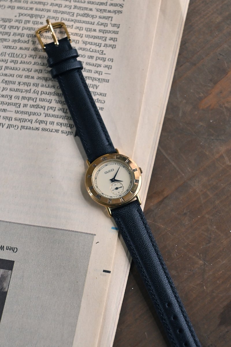 Rare Antique Gucci Vintage Roman Quartz Watch - Women's Watches - Other Materials Multicolor