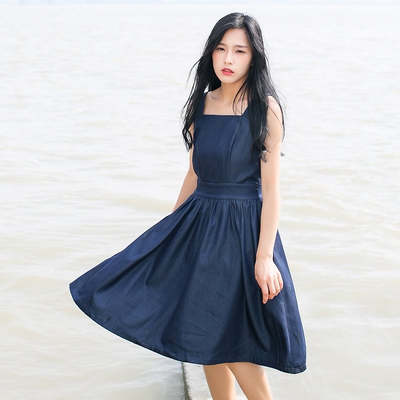 安妮陳原創設計無與倫比的美麗 2016夏季新款深色女款吊帶連衣裙 - 連身裙 - 棉．麻 藍色