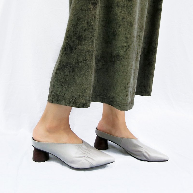 Pointed leather mid-heel slippers||Nasca signal modern gray|| 8223