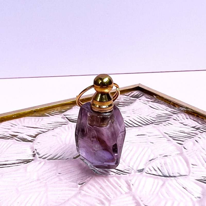 Yan Zi. Perfume bottle degaussing one picture and one object to heal the noble l Amethyst perfume bottle l - Necklaces - Crystal Purple