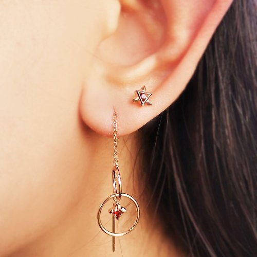 pilantha-jewelry 帶細節的小耳環 Thai Dao Prachayam 圖案 鍍玫瑰金銀質長鏈耳