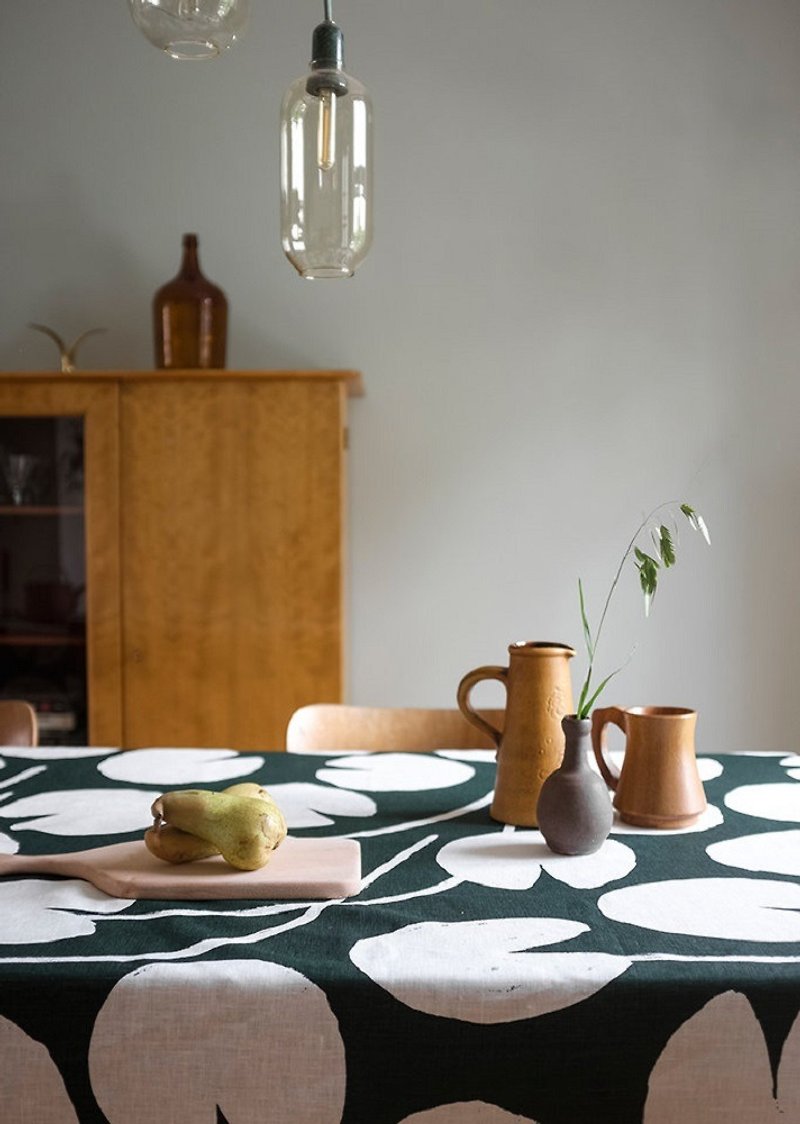 北歐設計師款–荷花桌巾深綠Water lilies Tablecloth,Green - 餐桌布/桌巾/餐墊 - 棉．麻 綠色