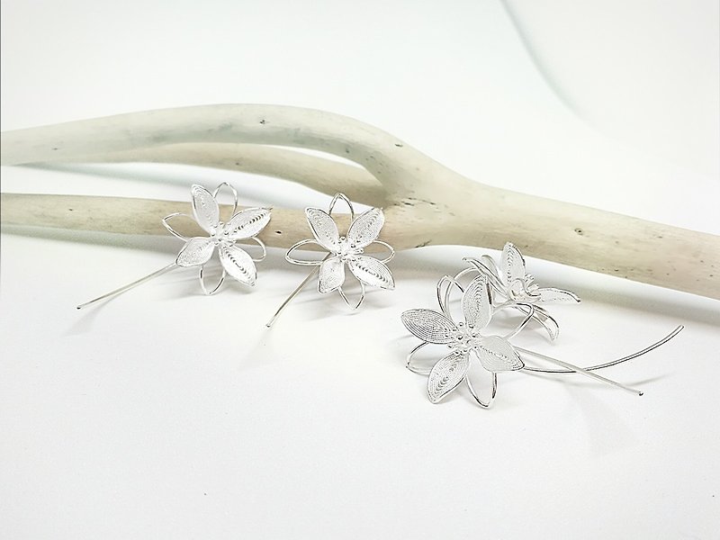 S Lee-925 silver hand-made curve series - Qingxiu Xiaojiaren - silk flower big ear hook / ear needle - ต่างหู - เงินแท้ 