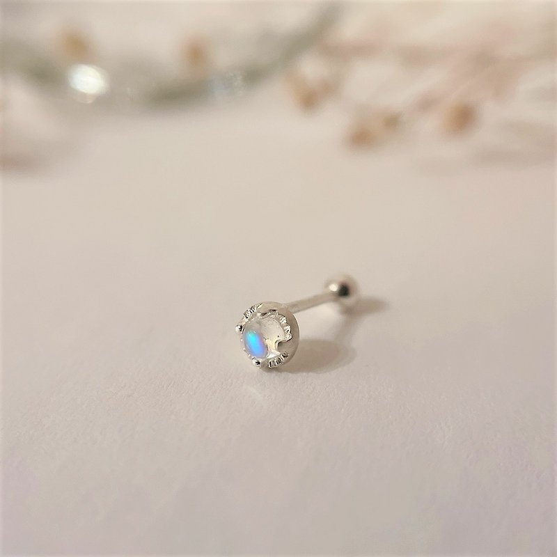 Sterling silver moonstone cake tower beaded earrings natural stone earrings [can be changed to ear pin type] - ต่างหู - คริสตัล 