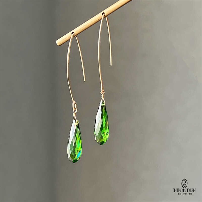 Green cheongsam ~ Original design niche long water drop earrings to modify the face shape ear clips retro and simple - ต่างหู - วัสดุอื่นๆ สีเขียว