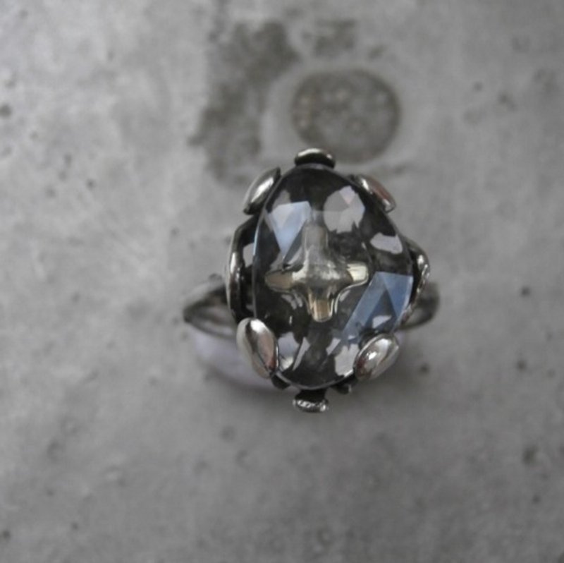 Snowflake and ring of light - General Rings - Gemstone 