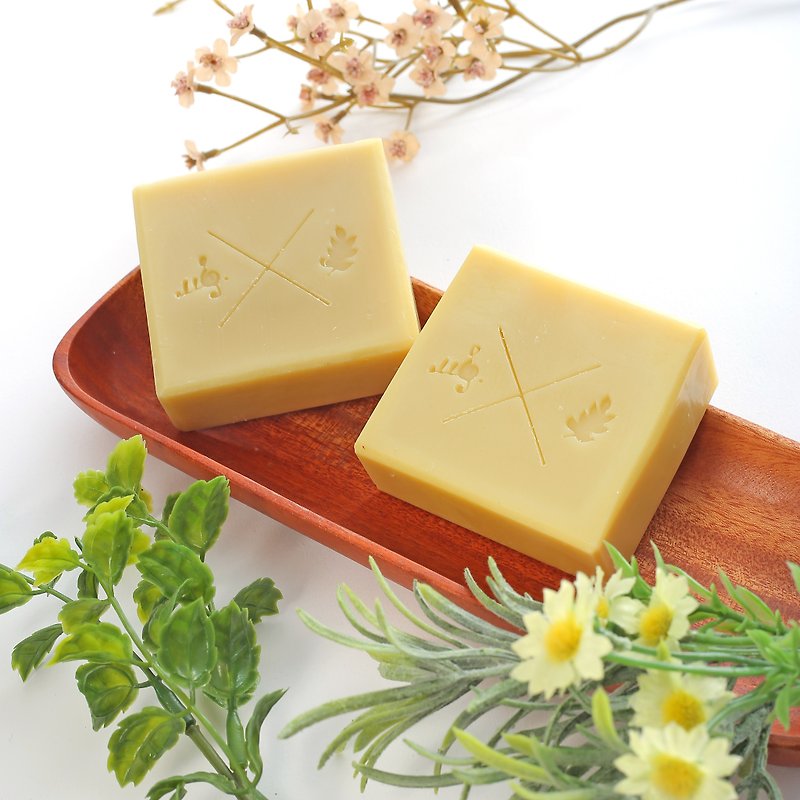 Rosemary Moisturizing Soap - For all skin types, sensitive skin, moisturizing, soothing and relaxing - Soap - Plants & Flowers White