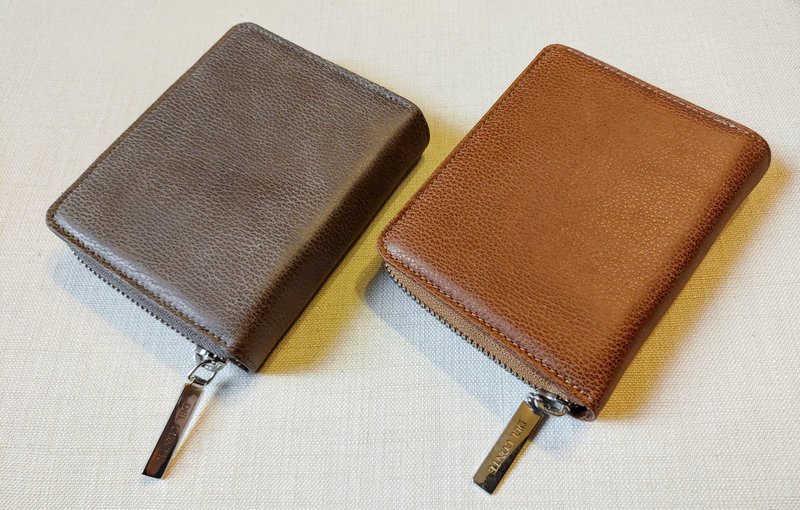 きめの細かい上品なレザー2つ折りleatherショートクリップ（グレーブラウン/カーキ） - 財布 - 革 