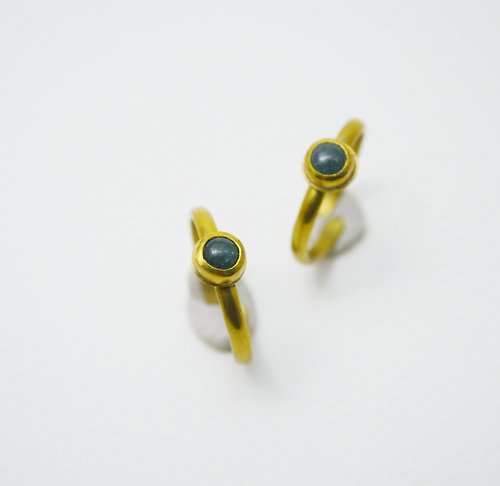 Ji Moi 簡單小石系列-綠東菱玉‧黃銅開放戒圍戒指(隨機一個)