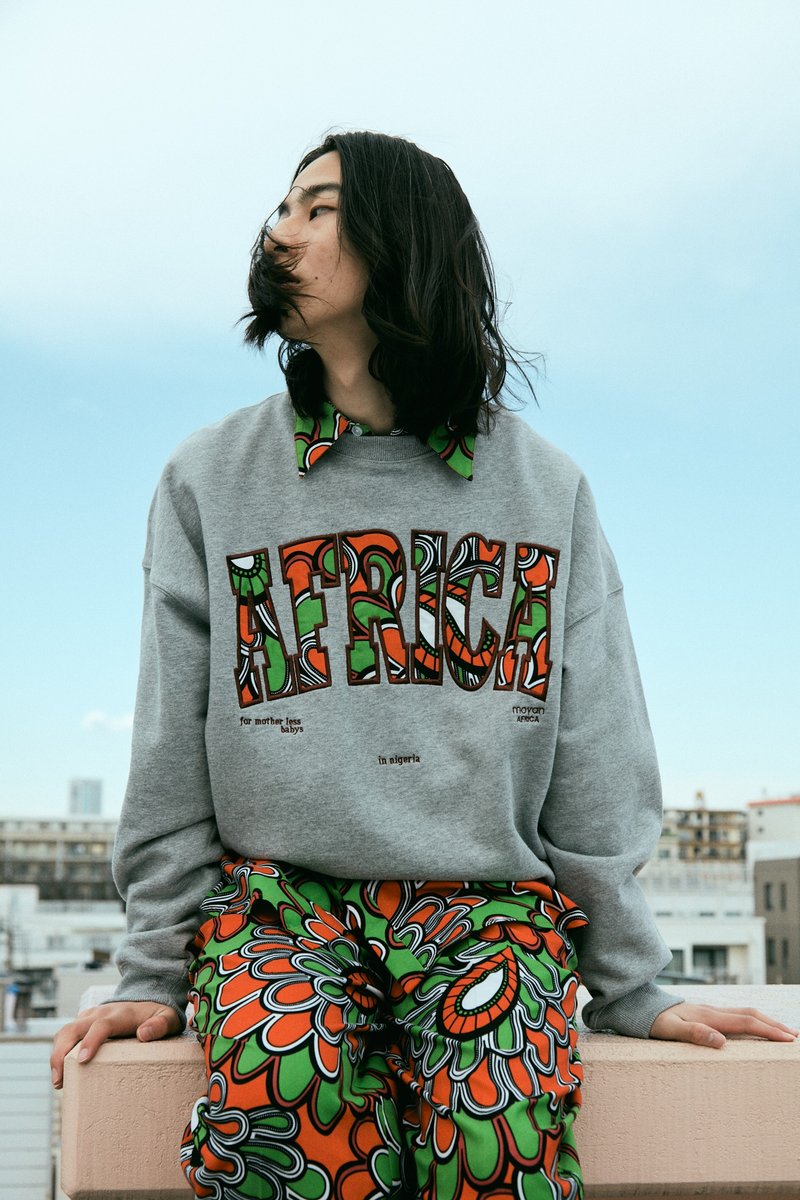 AFRICAパッチ刺繍裏毛プルオーバー2【BODYオーガニックコットン100】 - 女上衣/長袖上衣 - 環保材質 灰色
