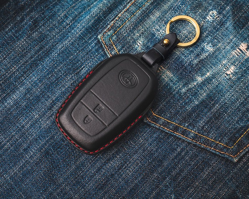 (Spot version) Toyota TOYOTA YARIS RAV4 Camry Altis CHR car key bag - ที่ห้อยกุญแจ - หนังแท้ สีดำ