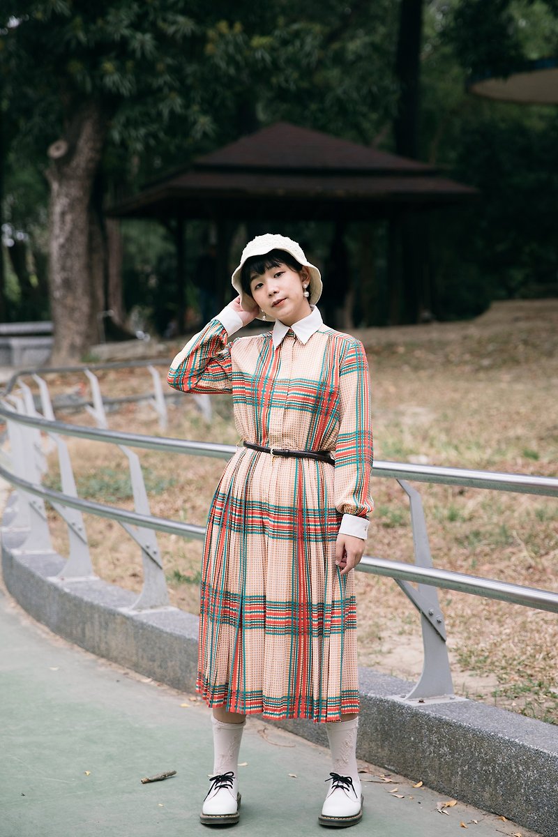 Awhile | Vintage long-sleeved dress no.326